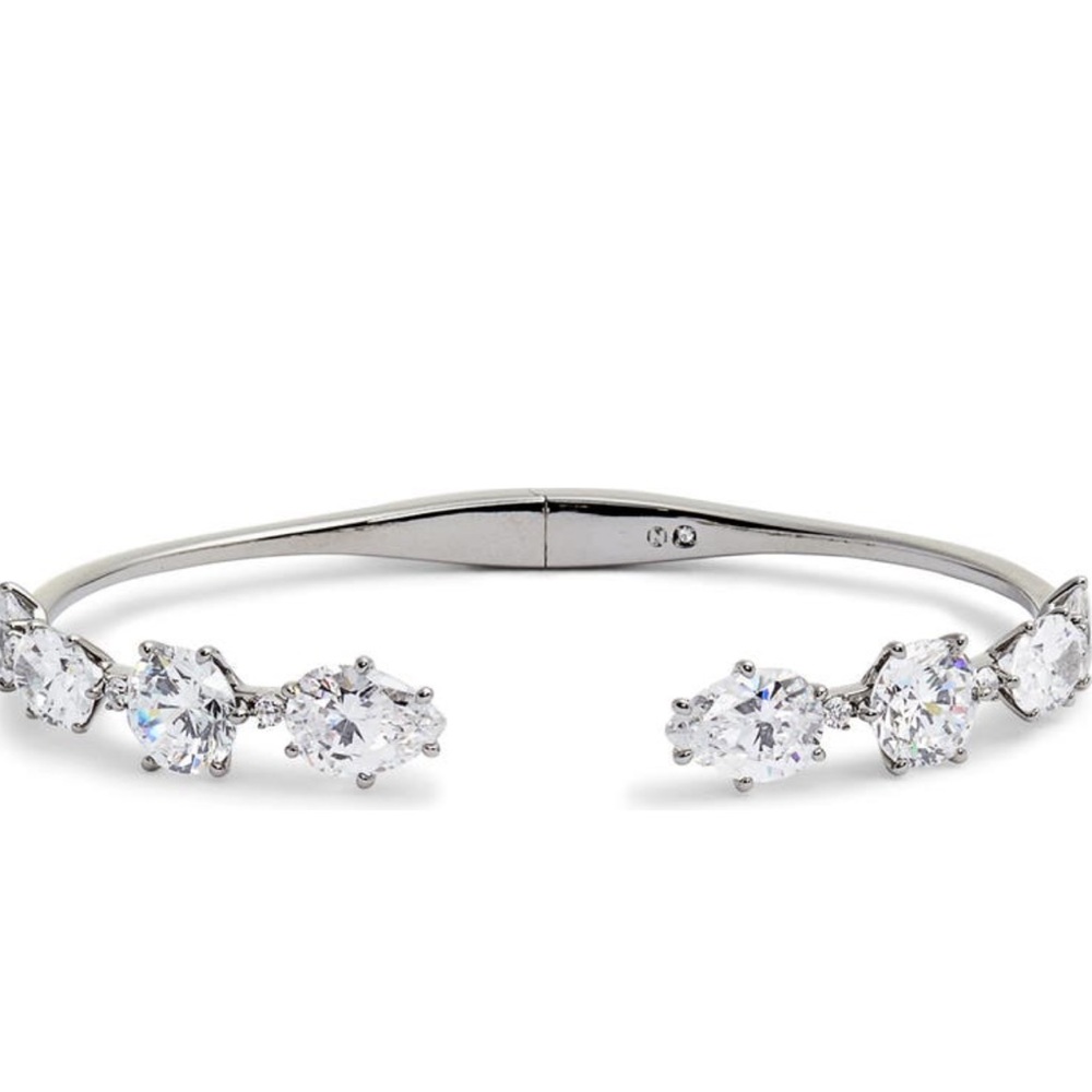 Nadri bangle. No signs of wear.